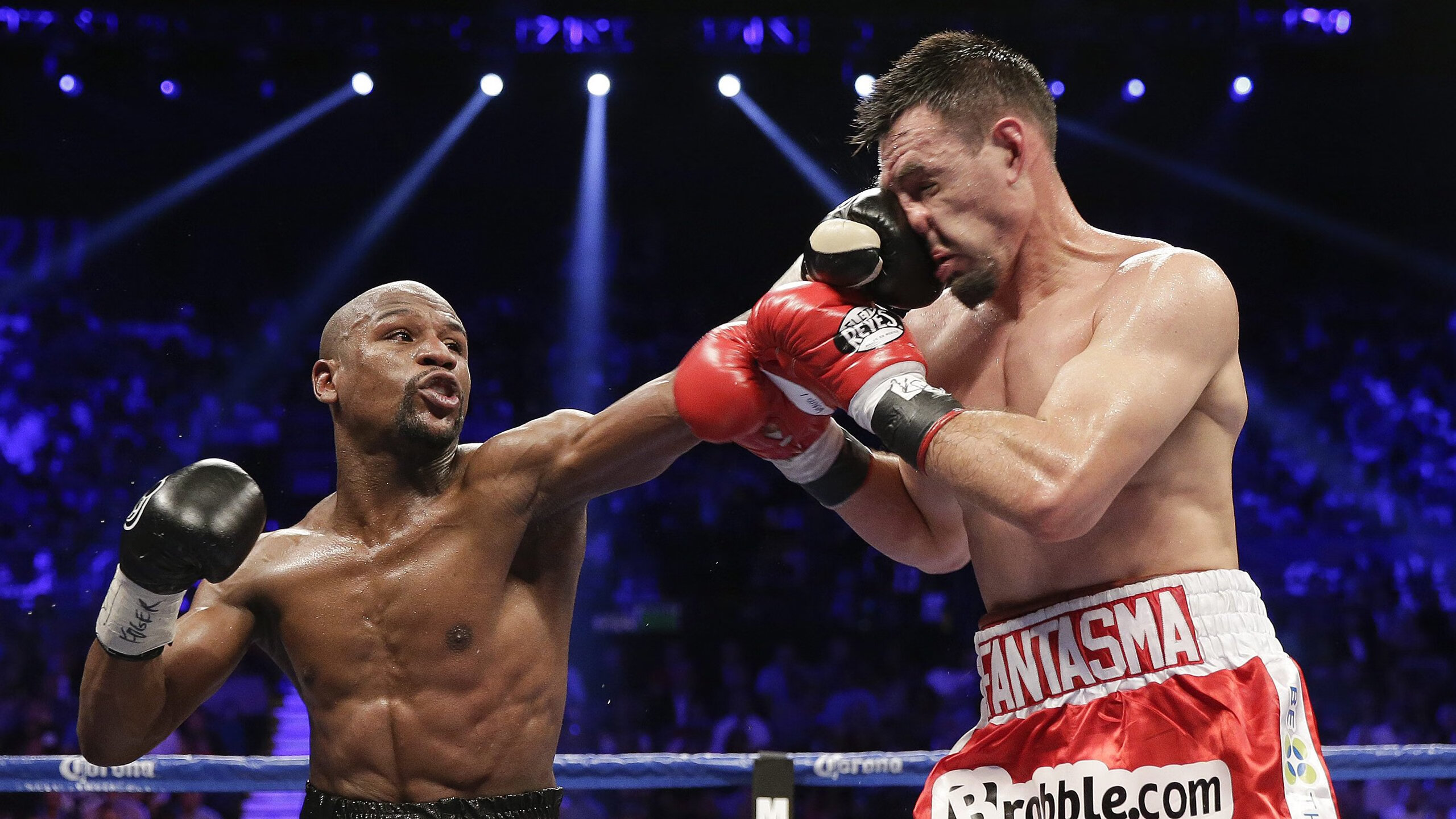 张伟丽拼尽全力艰难取胜格斗冠军赛,张伟丽一场比赛格斗能挣多少钱